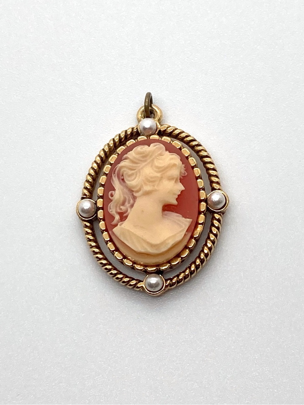 Small Gold Tone Cameo Pendant - Peach Cameo with Gold Frame